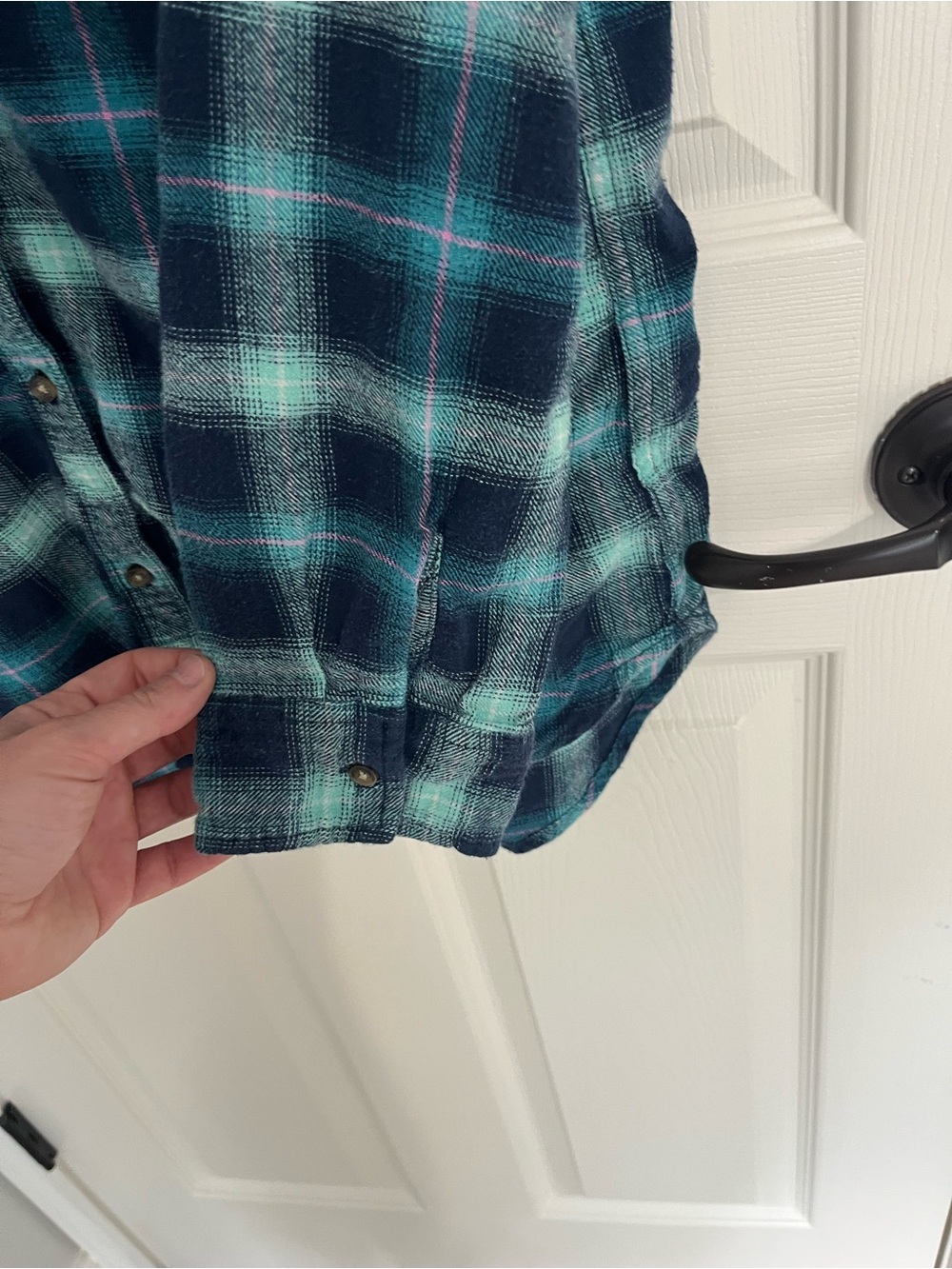 Hollister Teal & Navy Plaid Long-Sleeve Button-Down Shirt - Picture 5 of 7